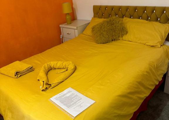 Crawley Bed & Breakfast | Quick Stop Night Stay - Gatwick