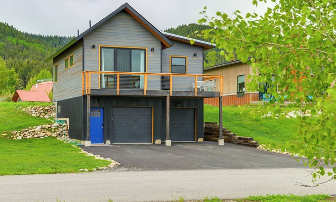 Alpine House | Quiet Alpine Hideaway w/Panoramic Mountain Views!