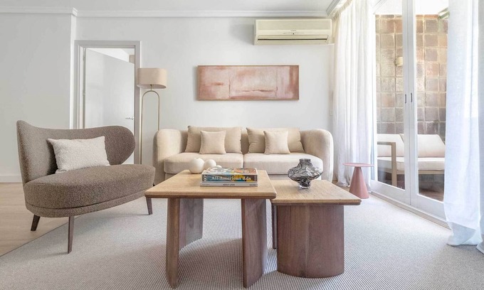 Ibiza Apartment | Quiet and cozy apartment with terrace close to Retiro Park