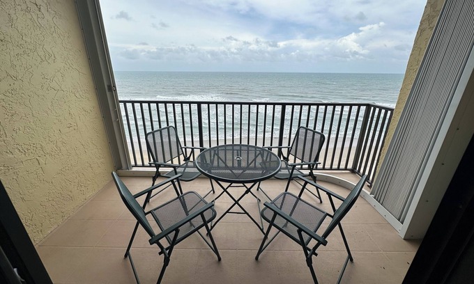 Hutchinson Island South Condo | Quiet beachfront penthouse offering everything needed for a coastal getaway