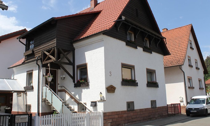 Dahn Apartment | Quiet, central location overlooking the Jungfernsprung and family friendly.