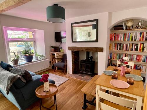 Coltishall Apartment | Quiet & Cosy 2-Bedroom Cottage in Coltishall