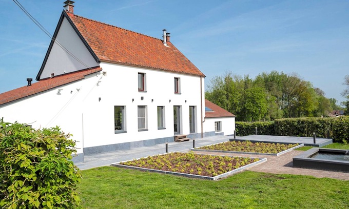Boekendries House | Quiet country house with a meadow