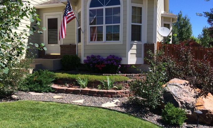 Monument House | Quiet Family Friendly Home near AFA/Downtown Monument/I25 - Great Monthly Rates!