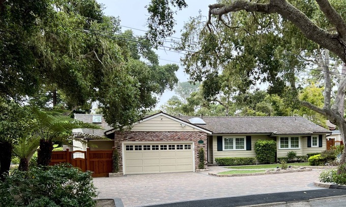 Del Monte Forest House | Quiet Home Near Greenbelt; Easy walk to Ocean