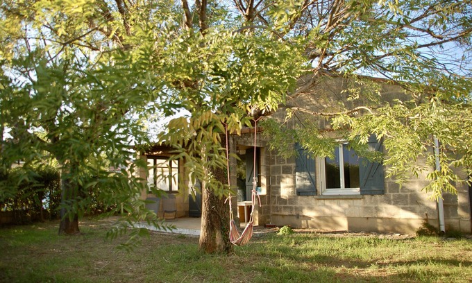 Les Angles House | Quiet house and garden, 10 minutes from Avignon - available. 1st week of Festival