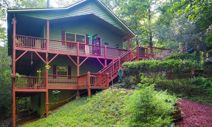 Tarheel House | Quiet Murphy Hideaway w/Decks & Outdoor Fireplace