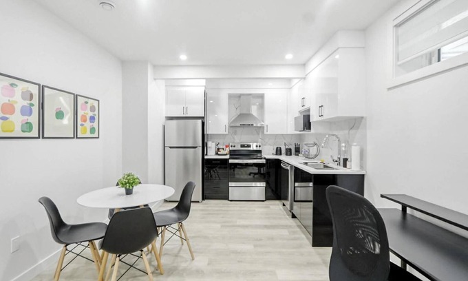 Southwest Calgary House | Quiet & Private 2 Bedroom Basement in SW. Banff Access