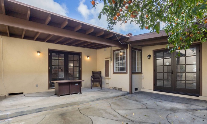 Old Town House | Quiet Residential Home near beach- Monthly Rental