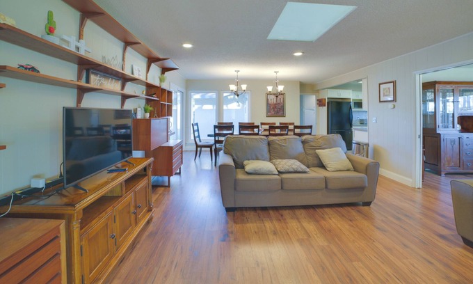 Salinas Cottage | Quiet Salinas Vacation Rental 10 Mi to Beach