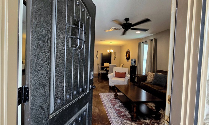 North Waco House | Quiet, Secure 3BR/2BA in Prime Location