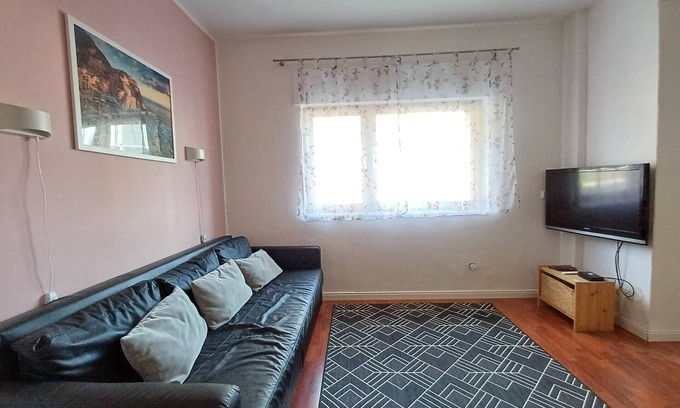 Rhein-Erft-Kreis District Apartment | Quiet vacation apartment near Cologne: Hürth, centrally located