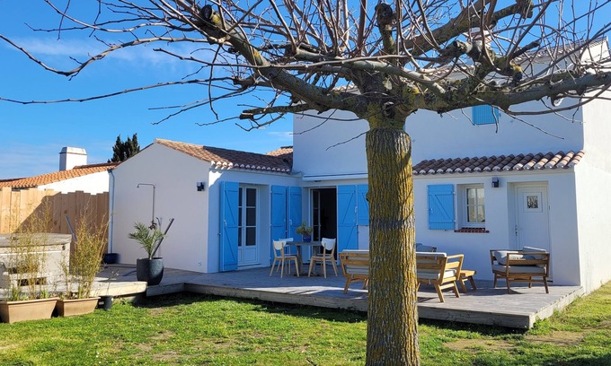 Barbatre House | Quiet villa with SPA, close to the beach