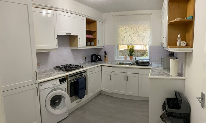 Addiscombe Apartment | Quiet! yet central big apartment