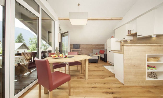 Leutasch Apartment | Quietly situated house - ideal starting point for hiking, cycling and cross-country skiing