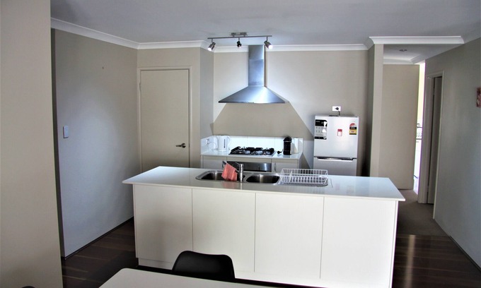 Ridgewood House | Quinn's Beach Family Accommodation