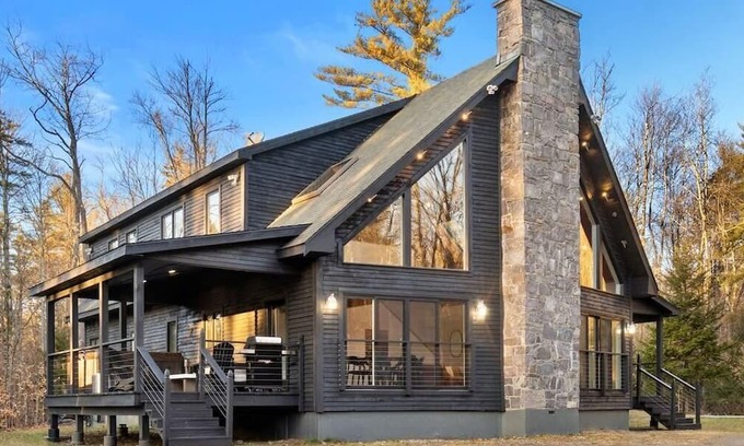 Becket House | Quintessential 6-BR Berkshires Lodge