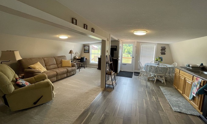 Greenback Apartment | Quit retreat close to The Dragon, Tellico lake, Chillhowee Mtns, Smoky Mountains