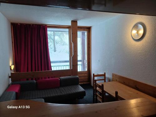 Arc-1800 Apartment | Résidence Lauzieres - Appartement 2 pièces pour 7 personnes skis aux pieds et proche des commerces dans le village du Charvet à Arc 1800 MAE-1876