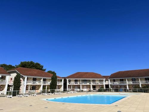Le Verdon-sur-Mer Apartment | Résidence Les Vertmarines - 074 - Appartement dans une résidence privée avec piscine MAE-4151