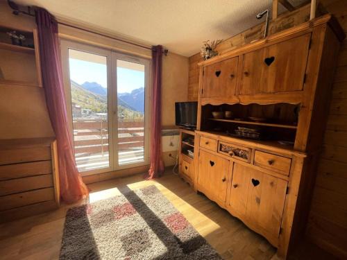 Mont-de-Lans Apartment | Résidence Meije 10- Porte J3 - Les Deux Alpes – Studio cabine au Village 1800 avec balcon plein sud et vue panoramique MAE-5411