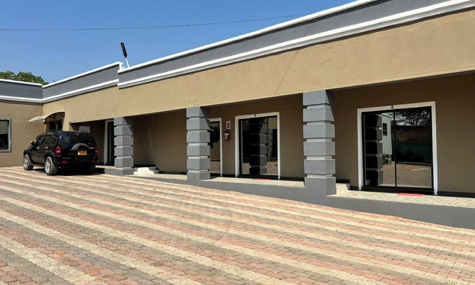 Kasane House | R&H Guest House