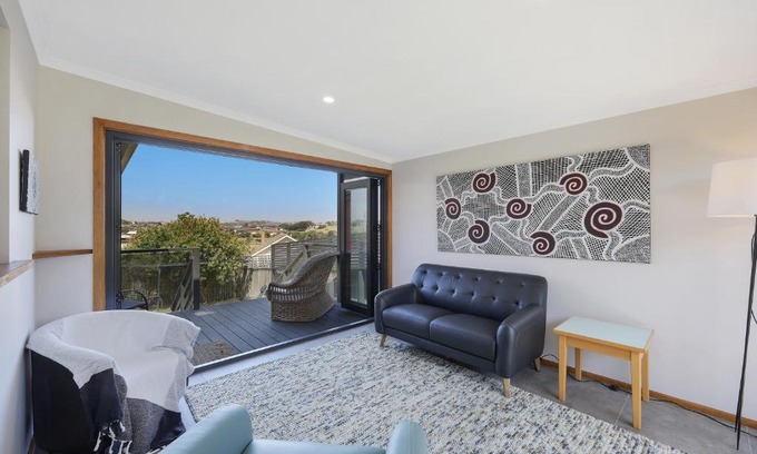 Warrnambool House | R&R Ocean Breeze