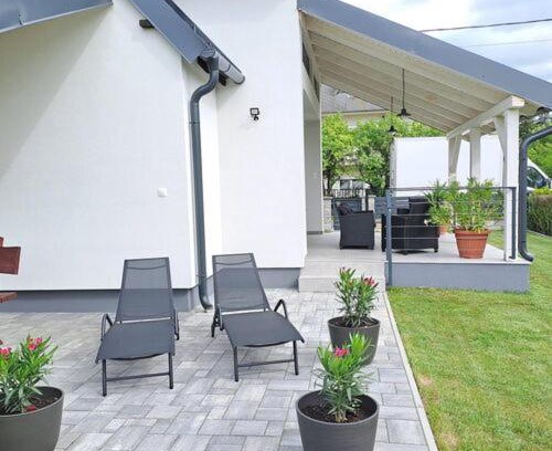 Vonyarcvashegy House | R&R Vendégház Vonyarcvashegy