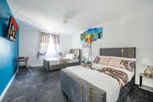 Batley House | -RA 2F 421- For your Relaxed,Cosy stay,Parking