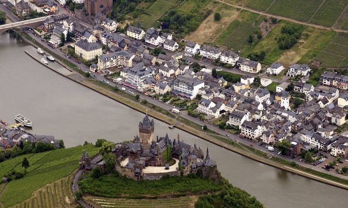 Ediger Villa | Radiant villa, near river Moselle