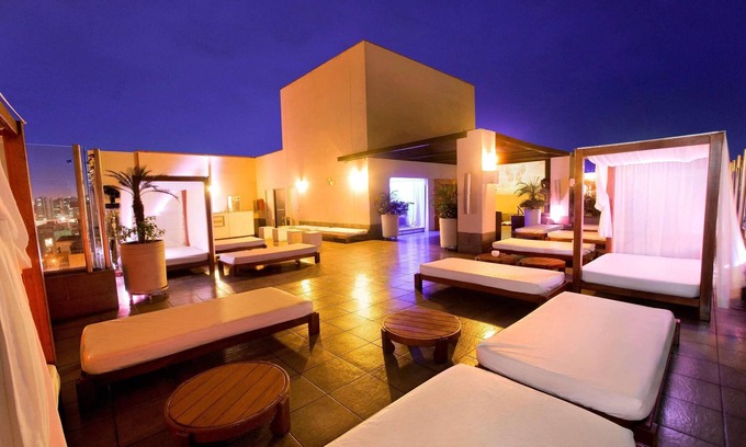 Petit Jean Ocharan Hotel | Radisson Hotel Decapolis Miraflores