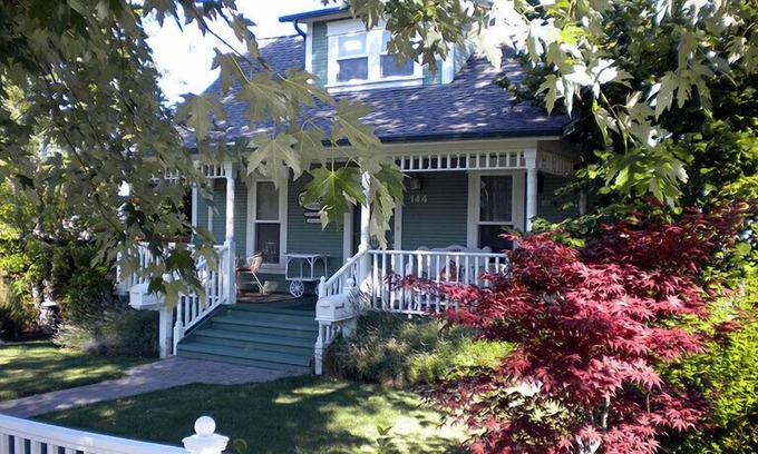 Historic Railroad District House | Railroad District, steps to downtown, everything you need to enjoy Ashland!