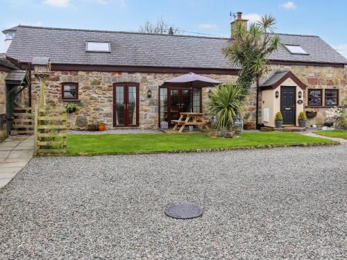 Capel Coch House | Rallt Cottage