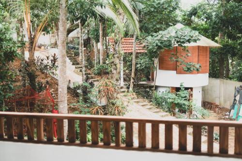 Bandaranayake Resort | Rama Shala - Home of the flying Yogis