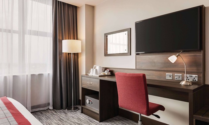 Leeds Hotel | Ramada by Wyndham Leeds East