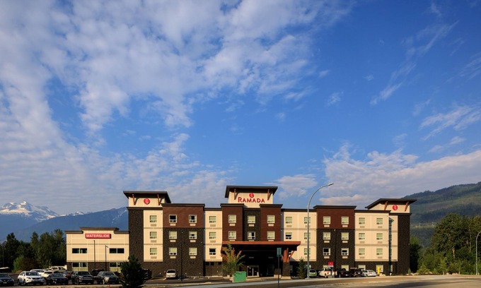 Revelstoke Hotel | Ramada by Wyndham Revelstoke