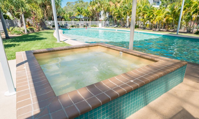 Urangan Hotel | Ramada Encore by Wyndham Whale Cove
