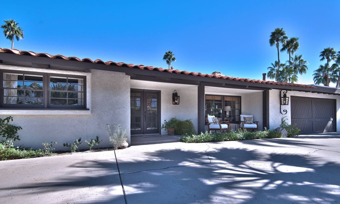 El Mirador House | Ranch Style Home in Central Location +Large Pool & Spa area + Great View +Walk t