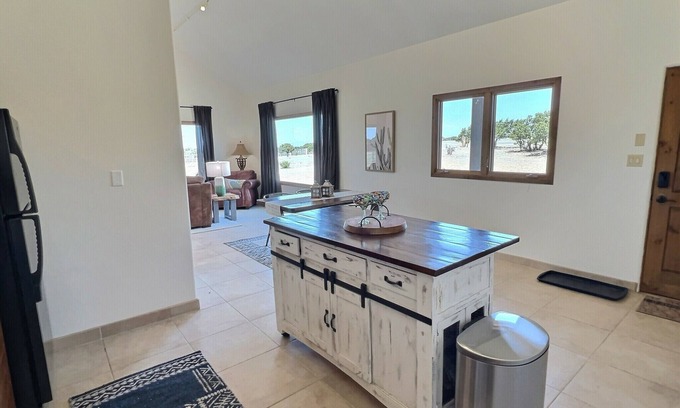 Lamy Cottage | Rancho stay - Government rates and terms accepted