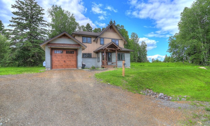 Rangeley House | Rangeley Daydream - with shared beach on Rangeley Lake