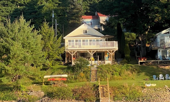 Hadley House | Rare 4BR 2BA lakefront home. Unobstructed views. Quiet street. Fully equipped.