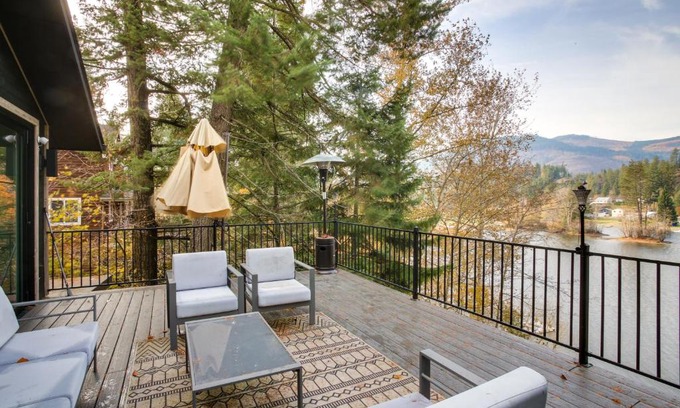 Rathdrum House | Rathdrum Lake House with Boat Dock!