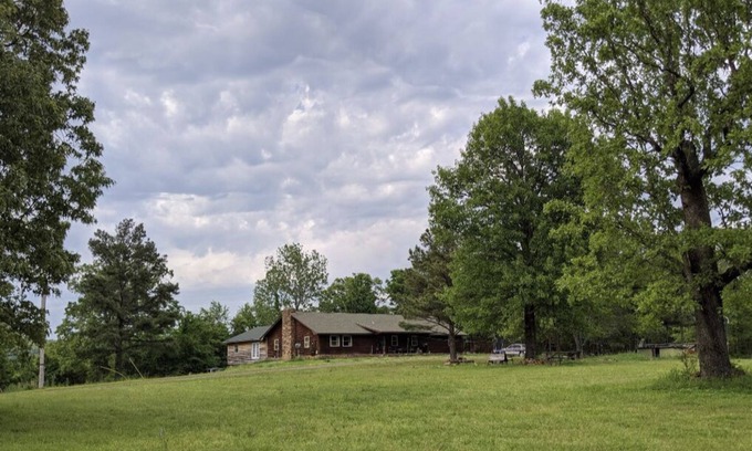 Booneville Cabin | Rattlesnake Ranch