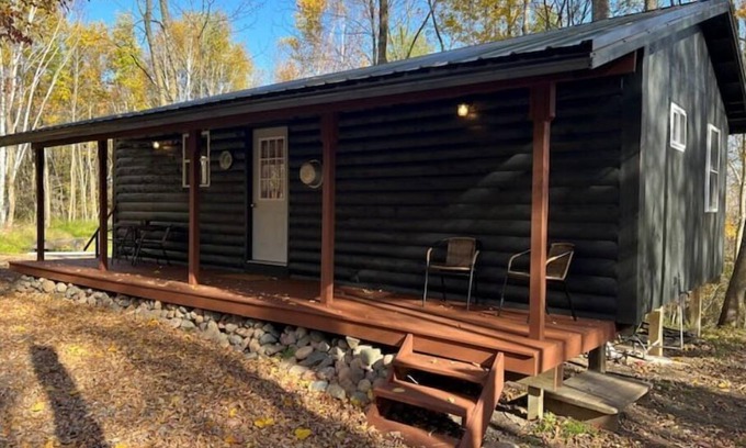 Holcombe Cabin | Ravenwood - Adorable Cabin!