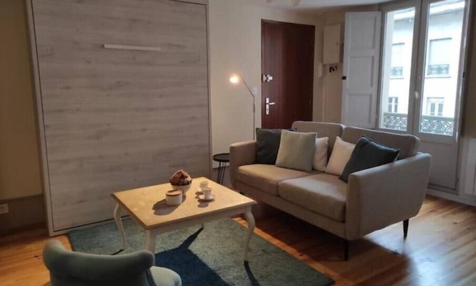 Bagneres-de-Luchon Apartment | Ravissant Studio Centre de Luchon