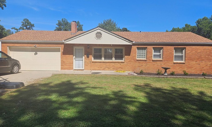Raytown House | Raytown Ranch - Mahome Away from Home