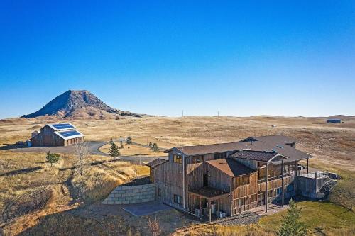 Sturgis House | Raz Hideaway