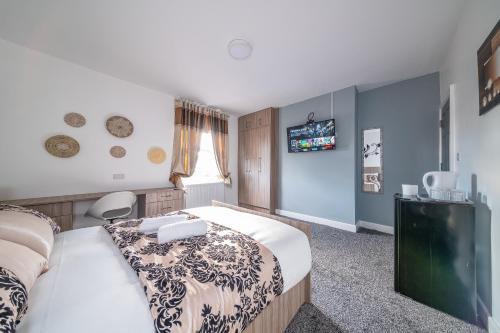 Leeds House | *RC12s* For your most relaxed & Cosy stay + Free Parking + Free Fast WiFi *