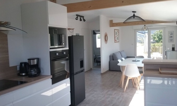 Penmarch House | Recent house 900m Beach Penmarc'h