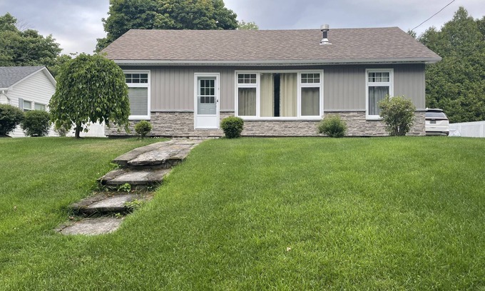 Red Bay Cottage | Red Bay Bruce Peninsula - the perfect Lake Huron getaway & all season retreat!
